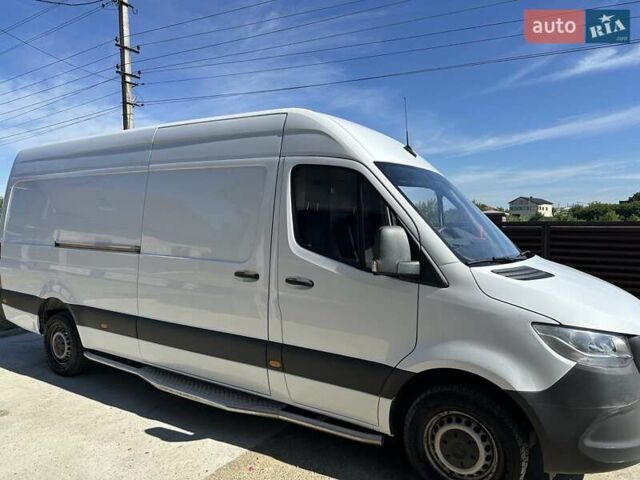 Белый Мерседес Sprinter, объемом двигателя 2.2 л и пробегом 246 тыс. км за 25900 $, фото 1 на Automoto.ua