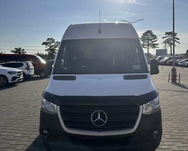 Белый Мерседес Sprinter, объемом двигателя 2.14 л и пробегом 204 тыс. км за 29900 $, фото 1 на Automoto.ua
