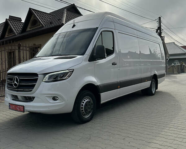Белый Мерседес Sprinter, объемом двигателя 2.99 л и пробегом 373 тыс. км за 62700 $, фото 1 на Automoto.ua