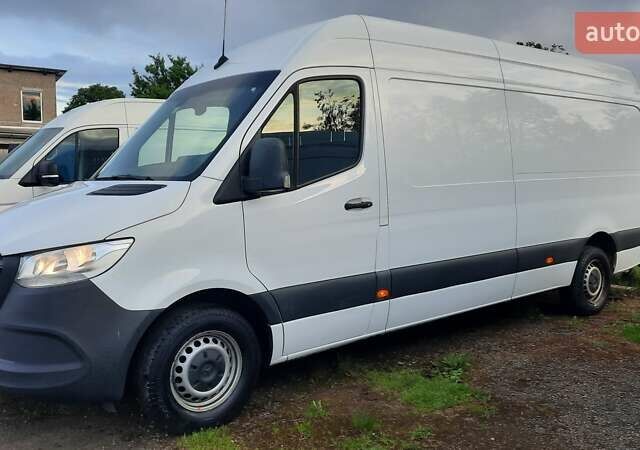 Белый Мерседес Sprinter, объемом двигателя 2.2 л и пробегом 201 тыс. км за 26599 $, фото 1 на Automoto.ua