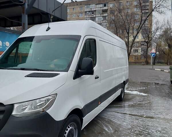 Белый Мерседес Sprinter, объемом двигателя 2.2 л и пробегом 297 тыс. км за 26700 $, фото 1 на Automoto.ua