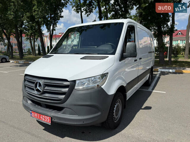 Белый Мерседес Sprinter, объемом двигателя 2.14 л и пробегом 188 тыс. км за 24900 $, фото 1 на Automoto.ua