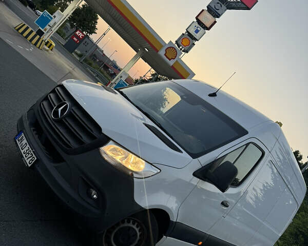 Білий Мерседес Sprinter, об'ємом двигуна 2.2 л та пробігом 201 тис. км за 25000 $, фото 1 на Automoto.ua