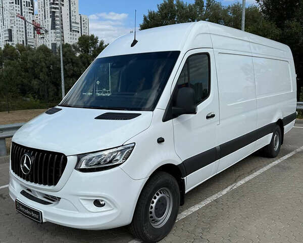 Белый Мерседес Sprinter, объемом двигателя 3 л и пробегом 69 тыс. км за 46999 $, фото 1 на Automoto.ua