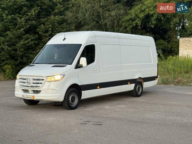 Белый Мерседес Sprinter, объемом двигателя 2.2 л и пробегом 267 тыс. км за 28900 $, фото 1 на Automoto.ua