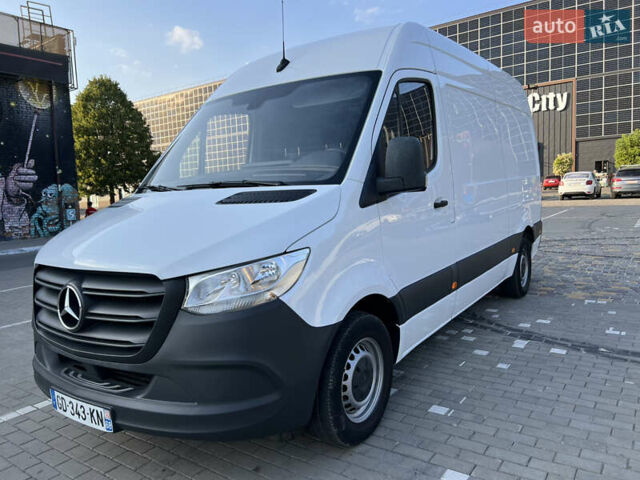 Белый Мерседес Sprinter, объемом двигателя 2 л и пробегом 111 тыс. км за 25999 $, фото 1 на Automoto.ua