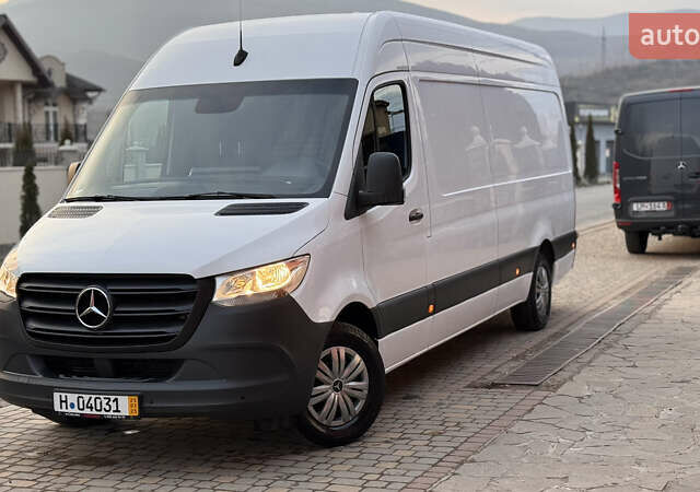 Белый Мерседес Sprinter, объемом двигателя 2.2 л и пробегом 257 тыс. км за 29039 $, фото 1 на Automoto.ua