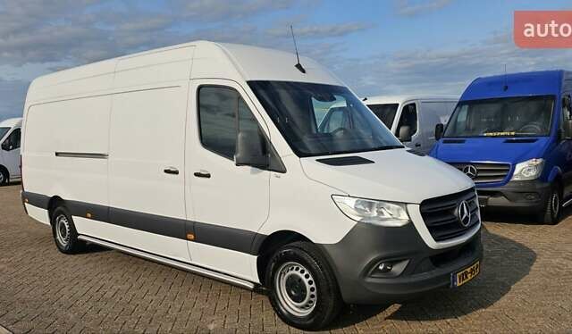 Белый Мерседес Sprinter, объемом двигателя 2 л и пробегом 275 тыс. км за 27900 $, фото 1 на Automoto.ua