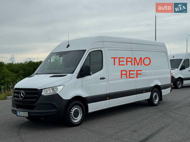 Белый Мерседес Sprinter, объемом двигателя 2.2 л и пробегом 299 тыс. км за 25900 $, фото 1 на Automoto.ua