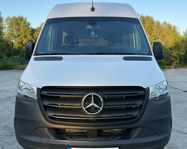 Белый Мерседес Sprinter, объемом двигателя 3 л и пробегом 51 тыс. км за 33900 $, фото 1 на Automoto.ua