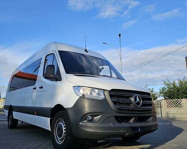 Белый Мерседес Sprinter, объемом двигателя 2.99 л и пробегом 290 тыс. км за 65000 $, фото 1 на Automoto.ua