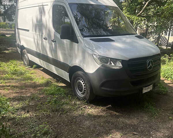 Белый Мерседес Sprinter, объемом двигателя 2 л и пробегом 311 тыс. км за 26300 $, фото 1 на Automoto.ua