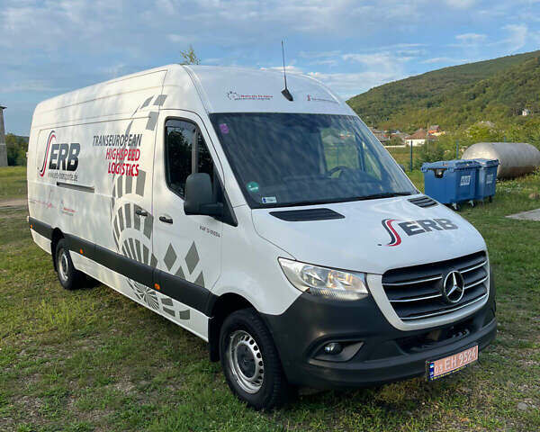 Белый Мерседес Sprinter, объемом двигателя 2.99 л и пробегом 400 тыс. км за 36500 $, фото 1 на Automoto.ua