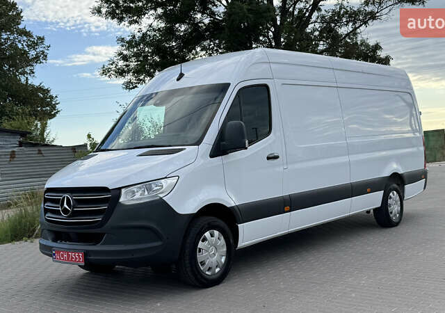 Белый Мерседес Sprinter, объемом двигателя 1.95 л и пробегом 241 тыс. км за 25900 $, фото 1 на Automoto.ua