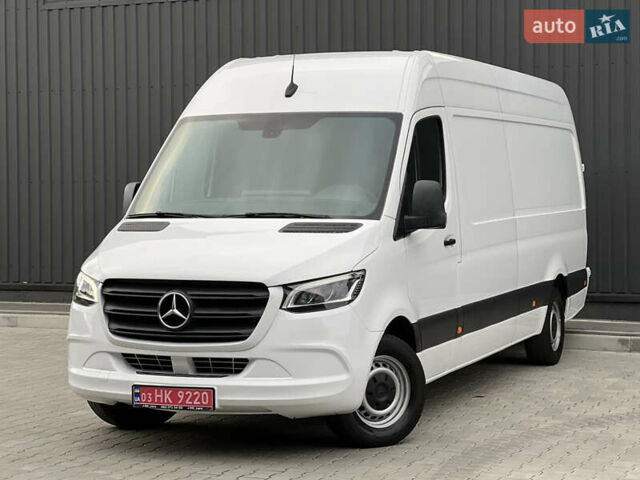 Белый Мерседес Sprinter, объемом двигателя 2.2 л и пробегом 253 тыс. км за 24700 $, фото 1 на Automoto.ua