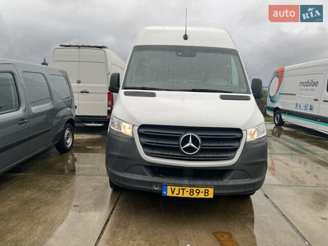 Белый Мерседес Sprinter, объемом двигателя 0 л и пробегом 265 тыс. км за 25990 $, фото 1 на Automoto.ua
