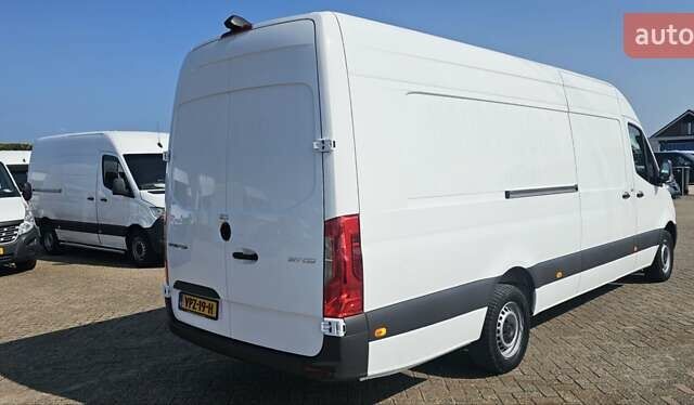 Белый Мерседес Sprinter, объемом двигателя 1.95 л и пробегом 221 тыс. км за 29900 $, фото 1 на Automoto.ua
