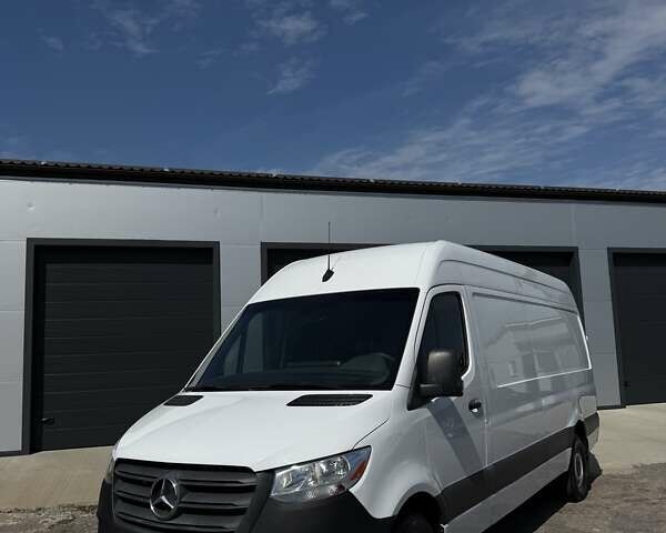 Білий Мерседес Sprinter, об'ємом двигуна 2.99 л та пробігом 80 тис. км за 42200 $, фото 1 на Automoto.ua
