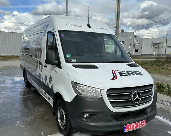 Белый Мерседес Sprinter, объемом двигателя 3 л и пробегом 400 тыс. км за 36500 $, фото 1 на Automoto.ua