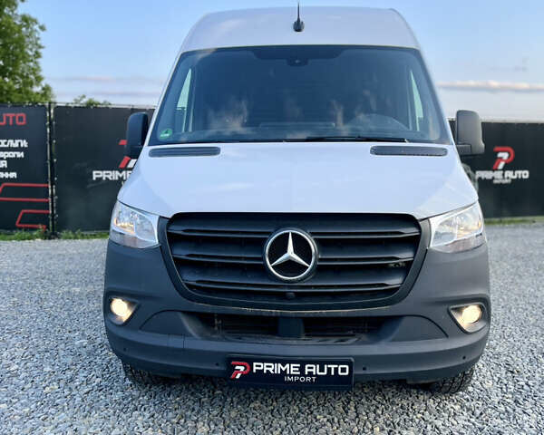 Белый Мерседес Sprinter, объемом двигателя 2 л и пробегом 63 тыс. км за 34849 $, фото 1 на Automoto.ua