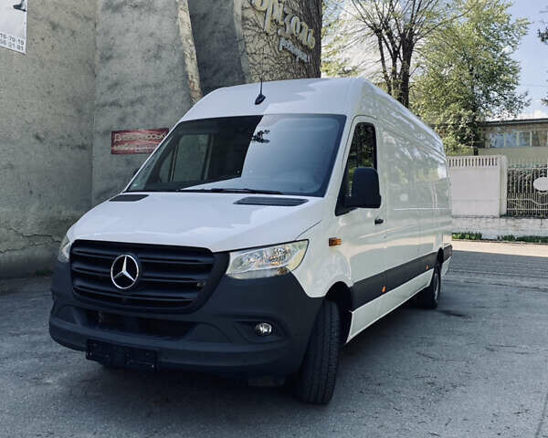 Белый Мерседес Sprinter, объемом двигателя 0 л и пробегом 62 тыс. км за 33600 $, фото 1 на Automoto.ua