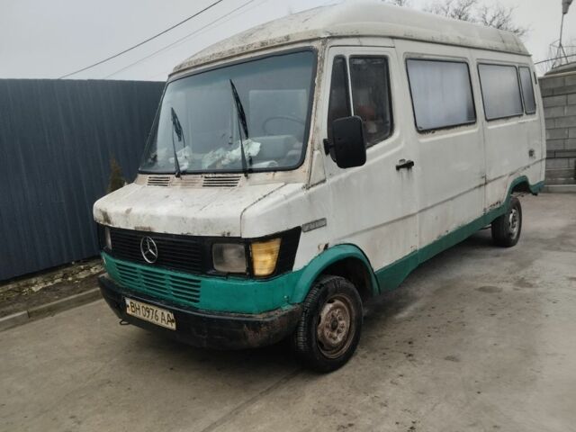 Білий Мерседес Sprinter, об'ємом двигуна 0 л та пробігом 333 тис. км за 1200 $, фото 1 на Automoto.ua