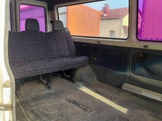 Белый Мерседес Sprinter, объемом двигателя 2.3 л и пробегом 570 тыс. км за 2750 $, фото 1 на Automoto.ua