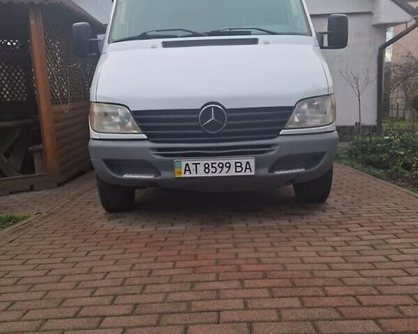 Белый Мерседес Sprinter, объемом двигателя 2.9 л и пробегом 445 тыс. км за 6800 $, фото 1 на Automoto.ua