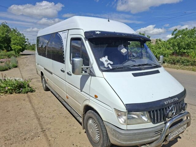 Белый Мерседес Sprinter, объемом двигателя 2.9 л и пробегом 600 тыс. км за 10500 $, фото 1 на Automoto.ua