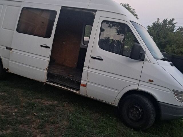 Білий Мерседес Sprinter, об'ємом двигуна 2.9 л та пробігом 450 тис. км за 4200 $, фото 1 на Automoto.ua