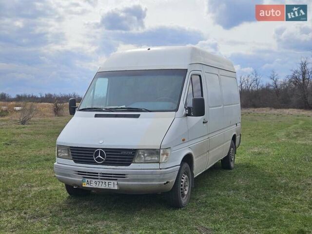 Белый Мерседес Sprinter, объемом двигателя 2.87 л и пробегом 550 тыс. км за 6500 $, фото 1 на Automoto.ua