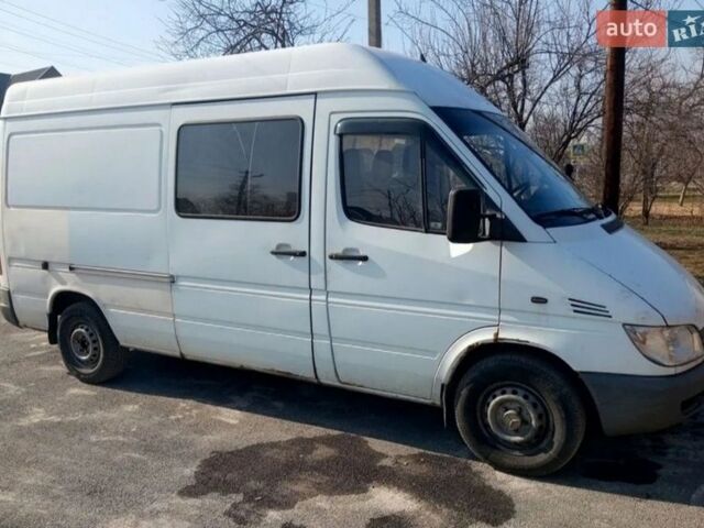 Белый Мерседес Sprinter, объемом двигателя 2.9 л и пробегом 311 тыс. км за 2700 $, фото 1 на Automoto.ua