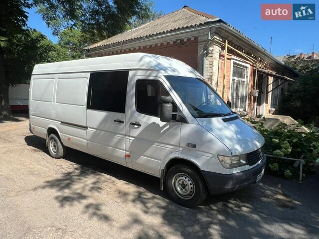 Білий Мерседес Sprinter, об'ємом двигуна 2.87 л та пробігом 500 тис. км за 7750 $, фото 1 на Automoto.ua