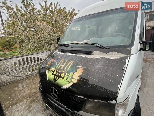Белый Мерседес Sprinter, объемом двигателя 2.9 л и пробегом 370 тыс. км за 3800 $, фото 1 на Automoto.ua