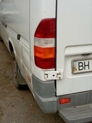 Белый Мерседес Sprinter, объемом двигателя 2.9 л и пробегом 300 тыс. км за 6000 $, фото 1 на Automoto.ua