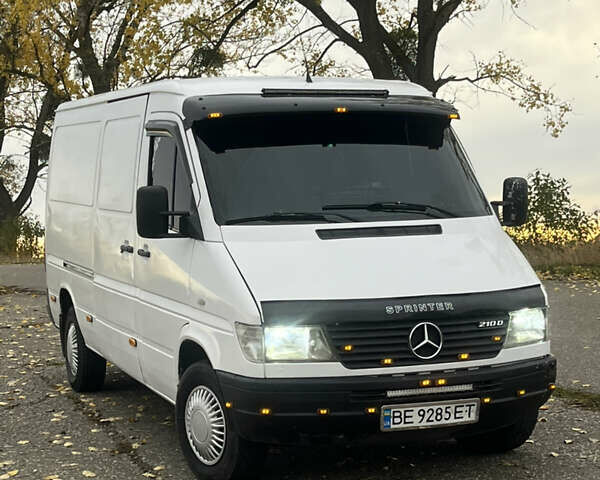 Білий Мерседес Sprinter, об'ємом двигуна 2.9 л та пробігом 786 тис. км за 5500 $, фото 1 на Automoto.ua