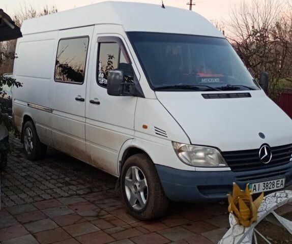 Білий Мерседес Sprinter, об'ємом двигуна 0 л та пробігом 450 тис. км за 6000 $, фото 1 на Automoto.ua
