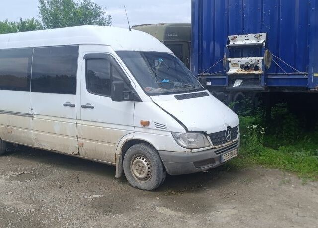 Білий Мерседес Sprinter, об'ємом двигуна 2.1 л та пробігом 700 тис. км за 3728 $, фото 1 на Automoto.ua