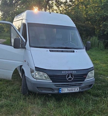 Белый Мерседес Sprinter, объемом двигателя 2.15 л и пробегом 600 тыс. км за 6800 $, фото 1 на Automoto.ua