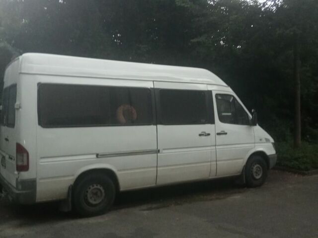 Белый Мерседес Sprinter, объемом двигателя 2.2 л и пробегом 650 тыс. км за 6500 $, фото 1 на Automoto.ua