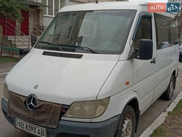 Белый Мерседес Sprinter, объемом двигателя 2.15 л и пробегом 500 тыс. км за 6000 $, фото 1 на Automoto.ua