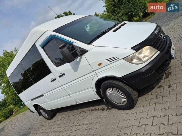 Белый Мерседес Sprinter, объемом двигателя 2.15 л и пробегом 300 тыс. км за 5900 $, фото 1 на Automoto.ua