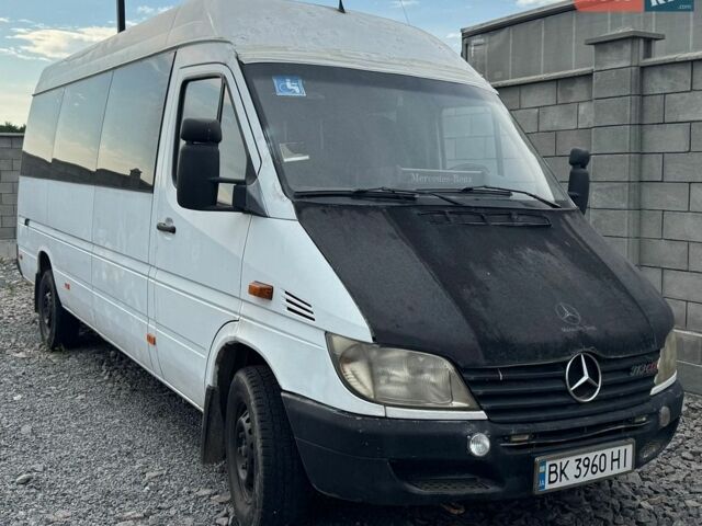 Білий Мерседес Sprinter, об'ємом двигуна 2.2 л та пробігом 500 тис. км за 5000 $, фото 1 на Automoto.ua