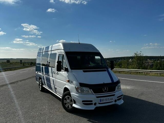 Белый Мерседес Sprinter, объемом двигателя 2.7 л и пробегом 880 тыс. км за 10000 $, фото 1 на Automoto.ua