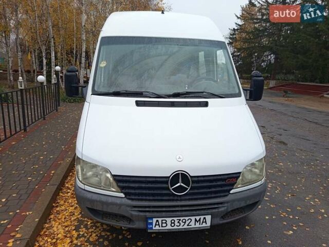 Белый Мерседес Sprinter, объемом двигателя 2.2 л и пробегом 465 тыс. км за 9200 $, фото 1 на Automoto.ua