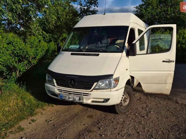 Белый Мерседес Sprinter, объемом двигателя 2.15 л и пробегом 555 тыс. км за 6800 $, фото 1 на Automoto.ua
