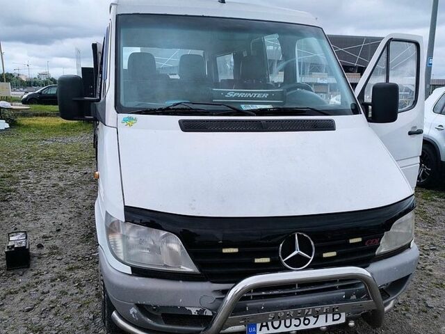 Белый Мерседес Sprinter, объемом двигателя 2.69 л и пробегом 629 тыс. км за 4500 $, фото 1 на Automoto.ua