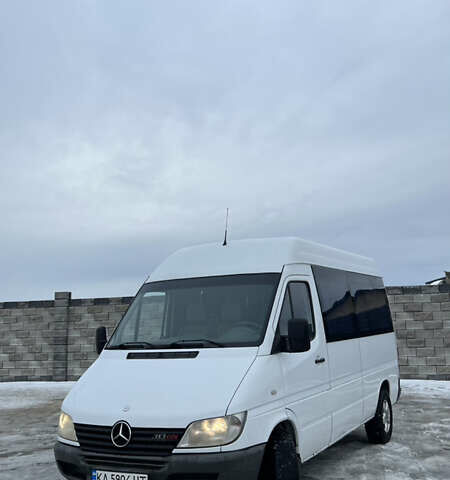 Белый Мерседес Sprinter, объемом двигателя 2.2 л и пробегом 348 тыс. км за 7800 $, фото 1 на Automoto.ua