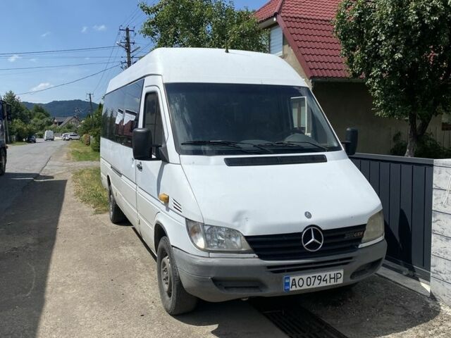 Белый Мерседес Sprinter, объемом двигателя 2.1 л и пробегом 400 тыс. км за 7000 $, фото 1 на Automoto.ua