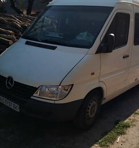 Білий Мерседес Sprinter, об'ємом двигуна 2.69 л та пробігом 676 тис. км за 7000 $, фото 1 на Automoto.ua